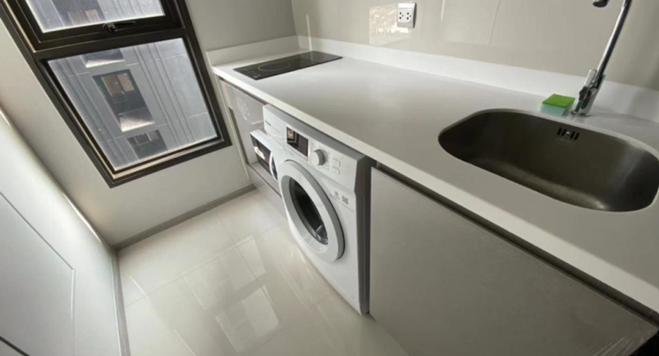 Condo en alquiler de 1 habitaciones en Huai Khwang, Bangkok