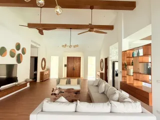Villa en venta y en alquiler de 7 habitaciones en Hua Hin, Prachuap Khiri Khan