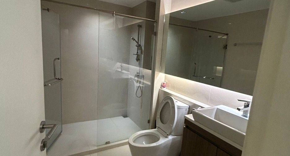 For sale 2 bedrooms condo in Khlong Toei, Bangkok