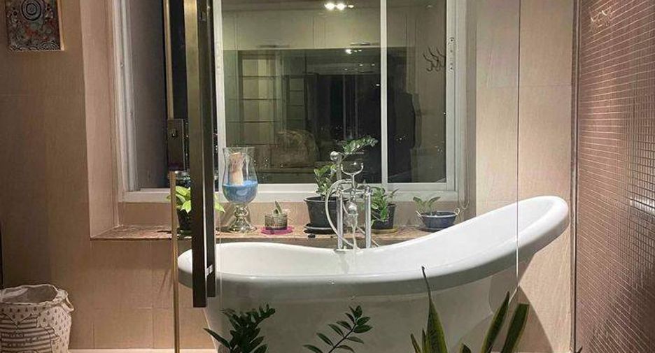 Аренда и продажа 3 спальни кондо в Кхлонг Тоеи, Бангкок