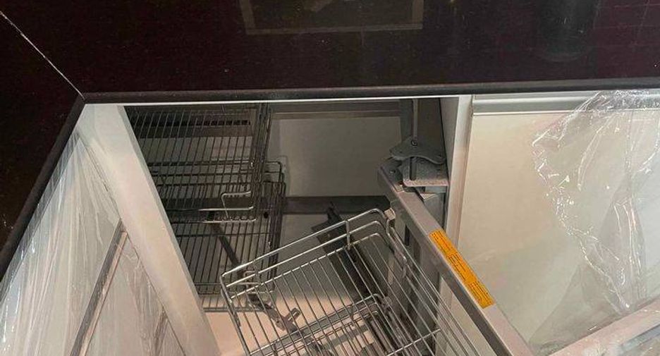 Аренда и продажа 3 спальни кондо в Кхлонг Тоеи, Бангкок
