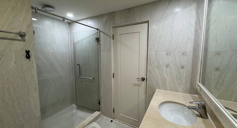 Продажа 3 спальни кондо в Пращет, Бангкок