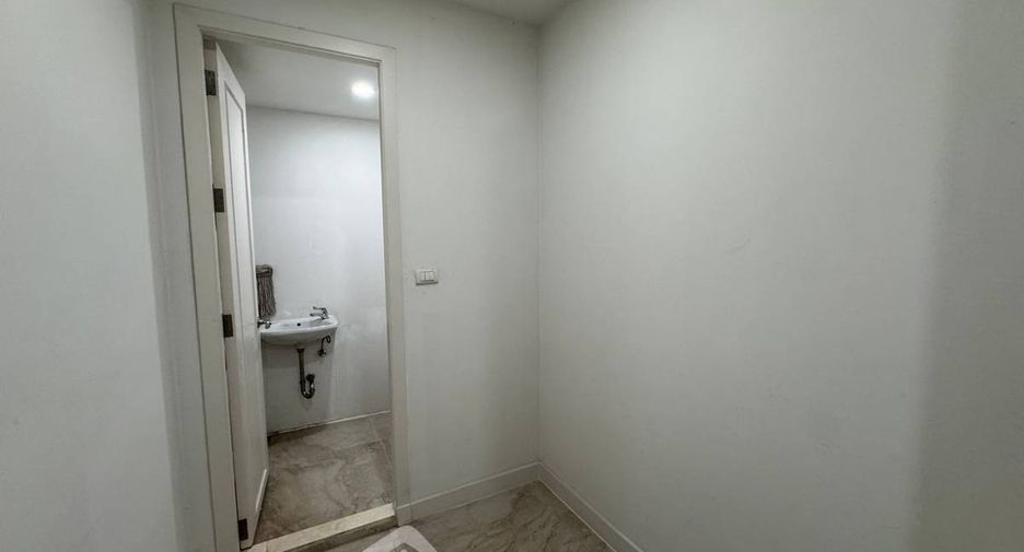 Продажа 3 спальни кондо в Пращет, Бангкок