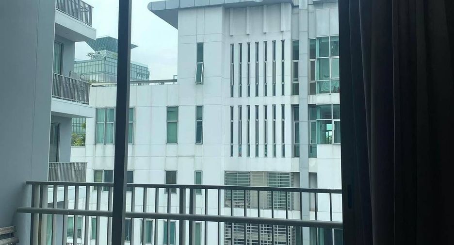 For rent and for sale 1 bed condo in Watthana, Bangkok
