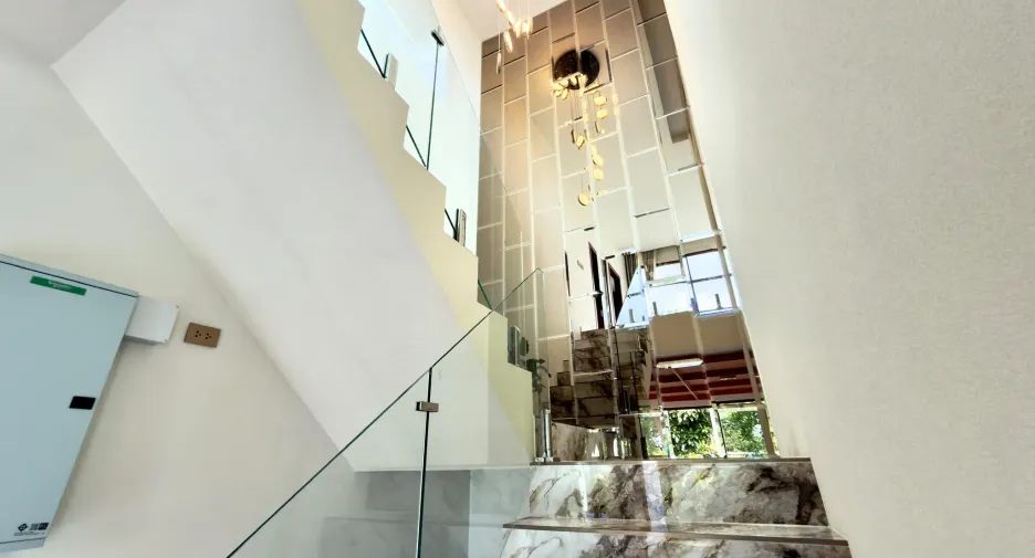 For sale 5 ベッドルーム villa in Bang Lamung, Chonburi