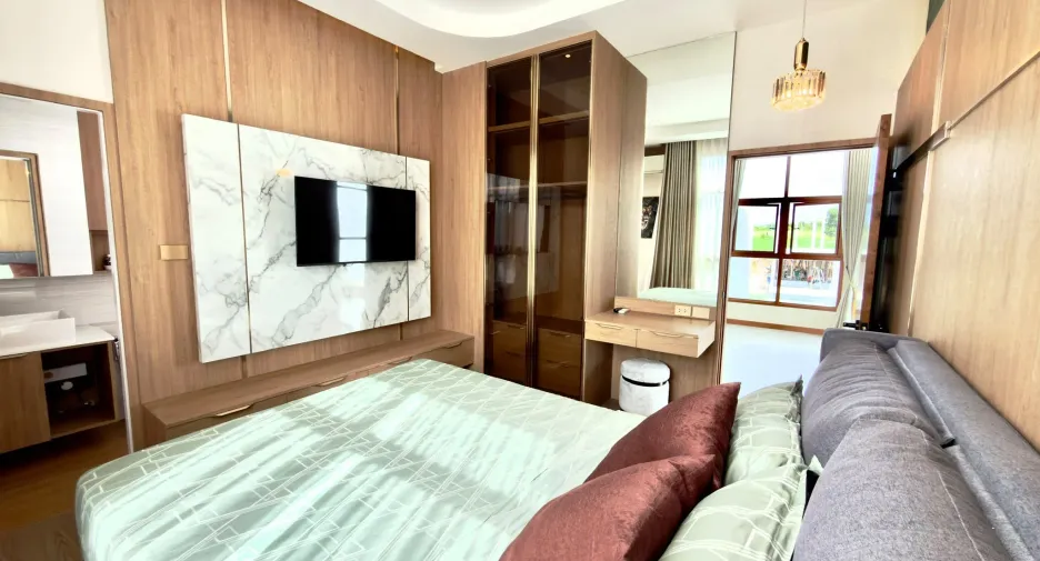 For sale 5 ベッドルーム villa in Bang Lamung, Chonburi