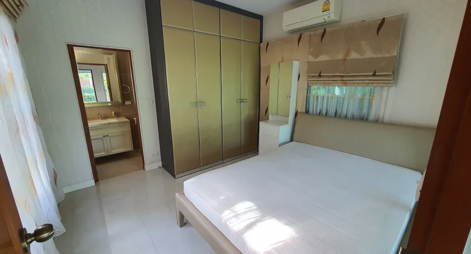 For sale 5 bedrooms house in Bang Khae, Bangkok
