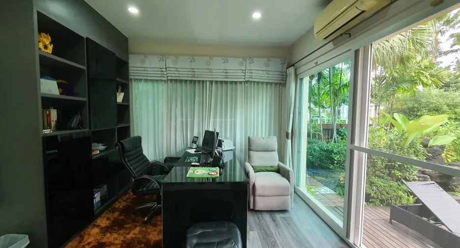 For sale 5 bedrooms house in Bang Khae, Bangkok