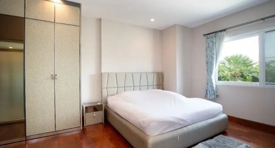 For sale 5 bedrooms house in Bang Khae, Bangkok