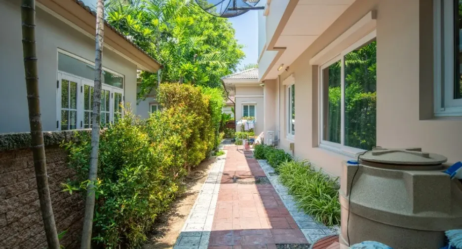 For sale 5 bedrooms house in Bang Khae, Bangkok