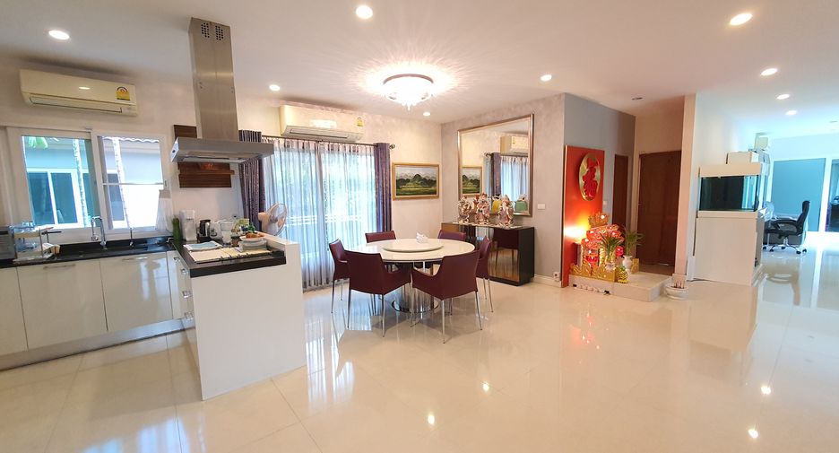 For sale 5 bedrooms house in Bang Khae, Bangkok