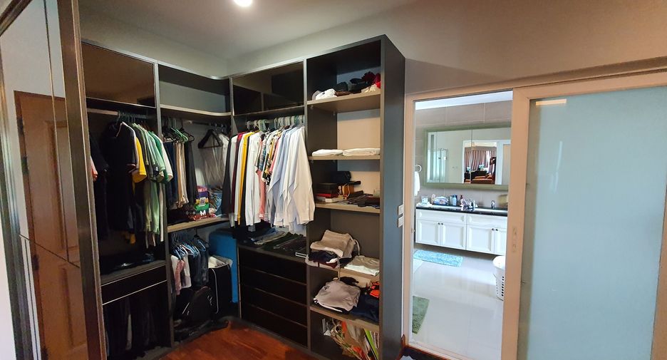For sale 5 bedrooms house in Bang Khae, Bangkok