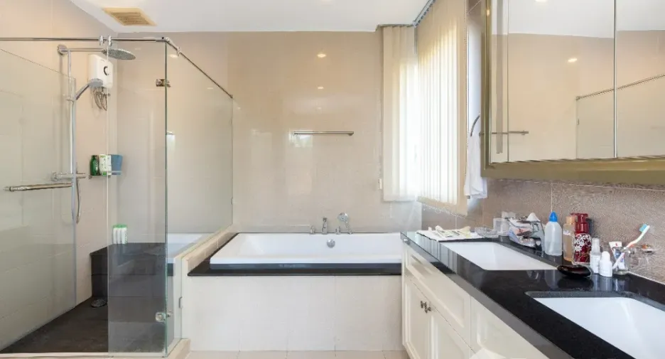 For sale 5 bedrooms house in Bang Khae, Bangkok