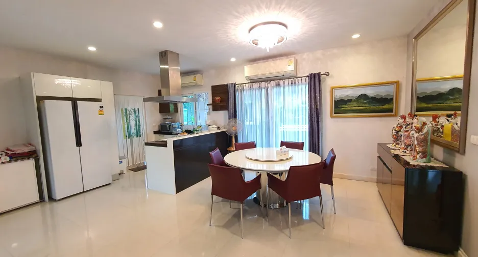 For sale 5 bedrooms house in Bang Khae, Bangkok