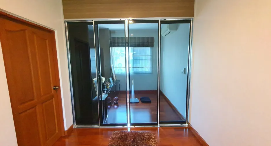 For sale 5 bedrooms house in Bang Khae, Bangkok