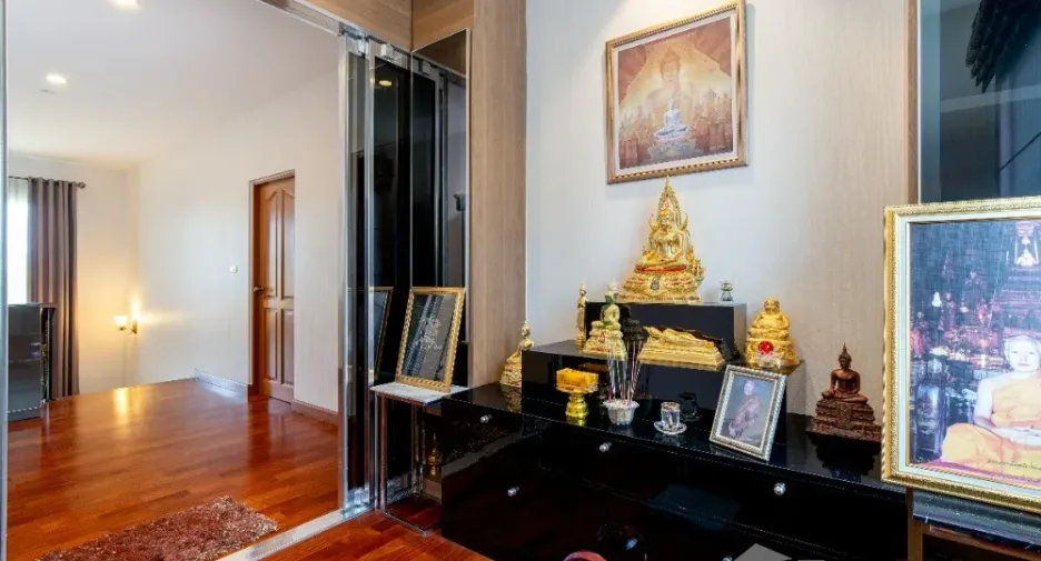 For sale 5 bedrooms house in Bang Khae, Bangkok