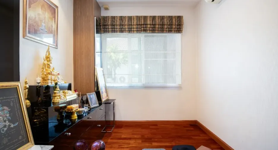 For sale 5 bedrooms house in Bang Khae, Bangkok