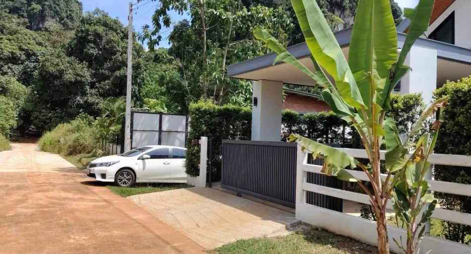 For sale 3 bedrooms house in Mueang Krabi, Krabi