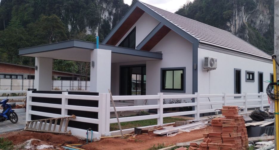 For sale 3 bedrooms house in Mueang Krabi, Krabi
