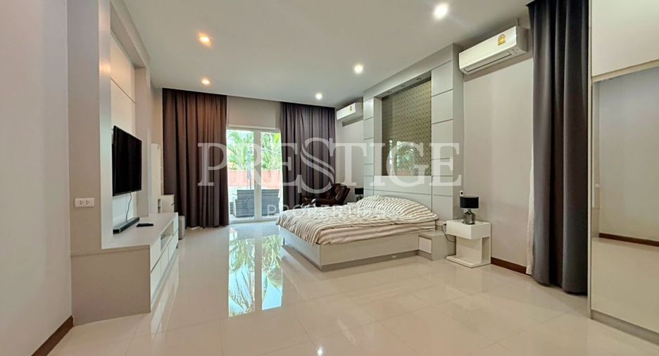 For rent 3 bedrooms house in Huay Yai, Pattaya