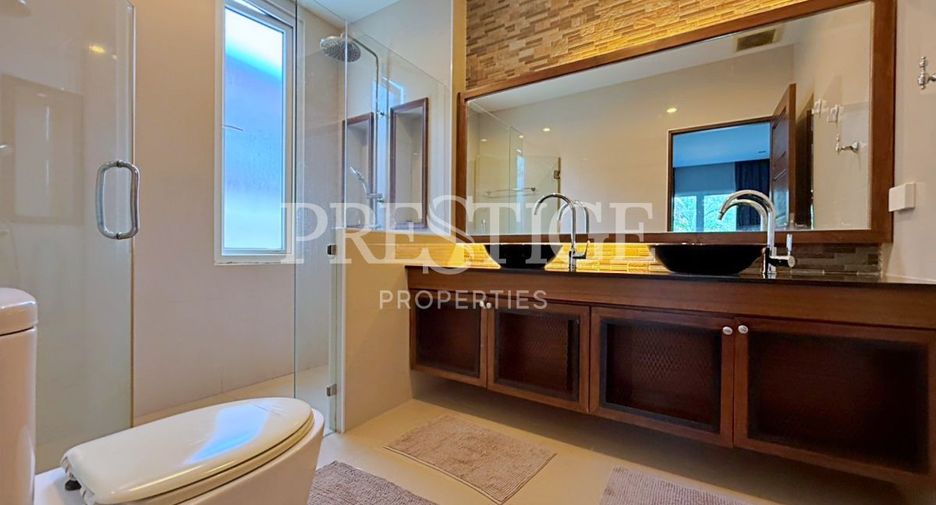 For rent 3 bedrooms house in Huay Yai, Pattaya