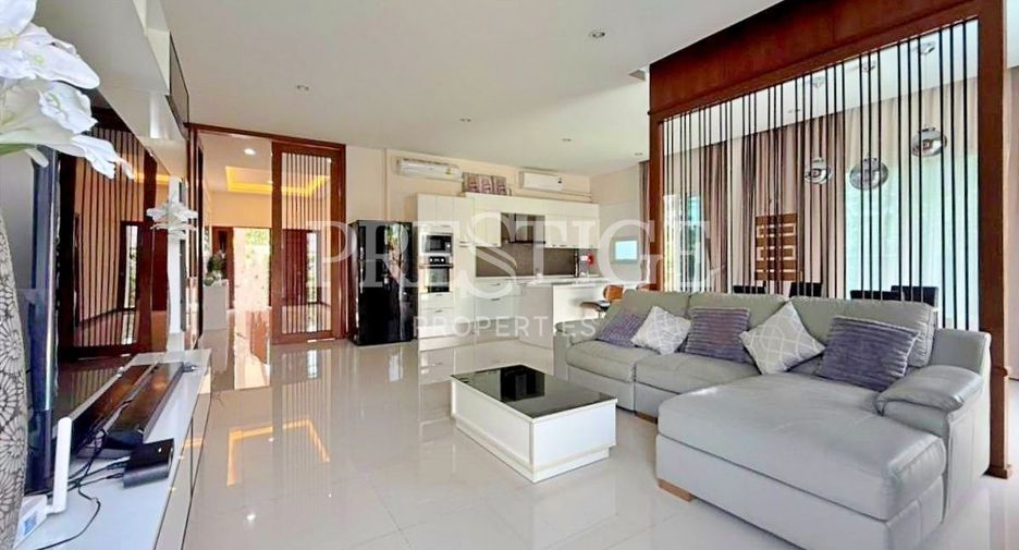 For rent 3 bedrooms house in Huay Yai, Pattaya