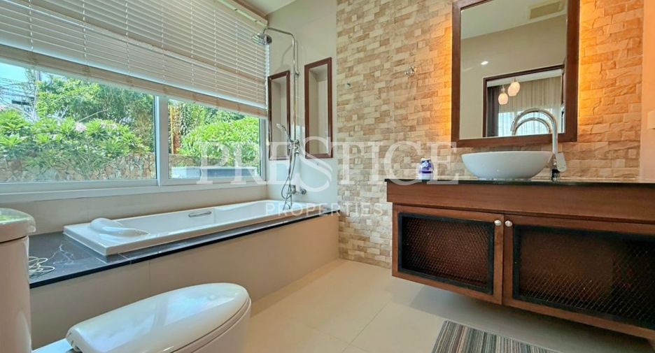 For rent 3 bedrooms house in Huay Yai, Pattaya
