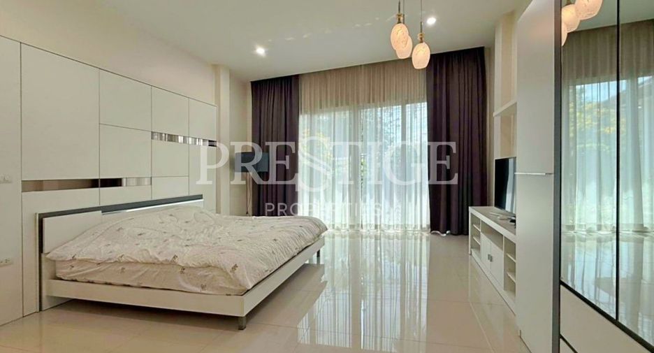 For rent 3 bedrooms house in Huay Yai, Pattaya