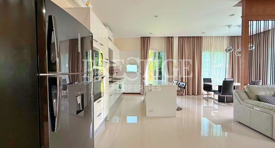 For rent 3 bedrooms house in Huay Yai, Pattaya