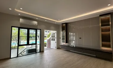 出租 4 卧室 独立屋 在 Khlong Toei, 曼谷
