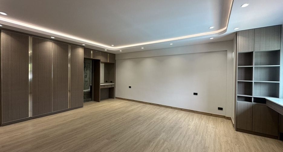 出租 4 卧室 独立屋 在 Khlong Toei, 曼谷