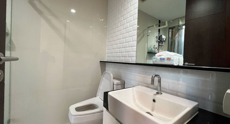 Wohnung zur Miete und zum Kauf mit 1 Zimmer in Pathum Wan, Bangkok
