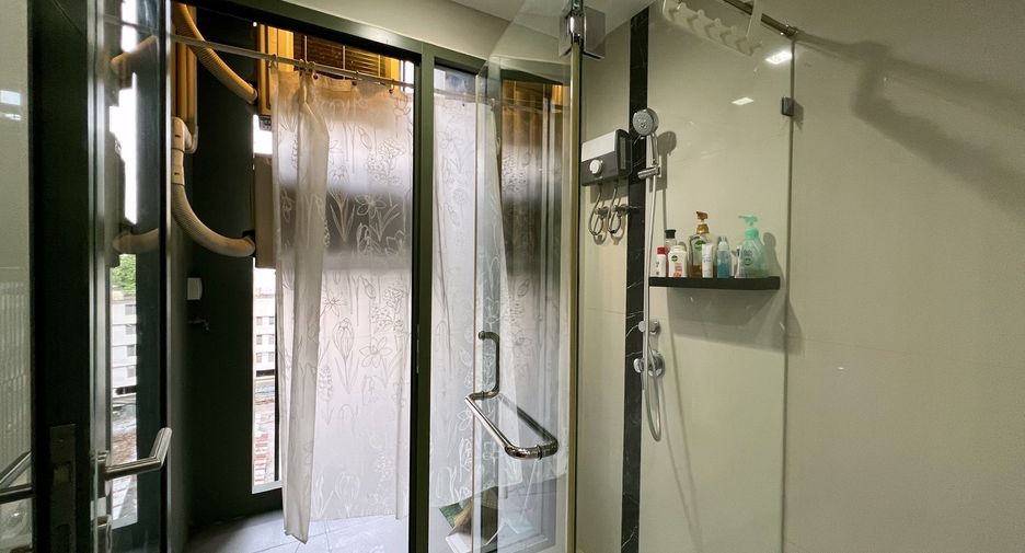 Wohnung zur Miete und zum Kauf mit 1 Zimmer in Pathum Wan, Bangkok