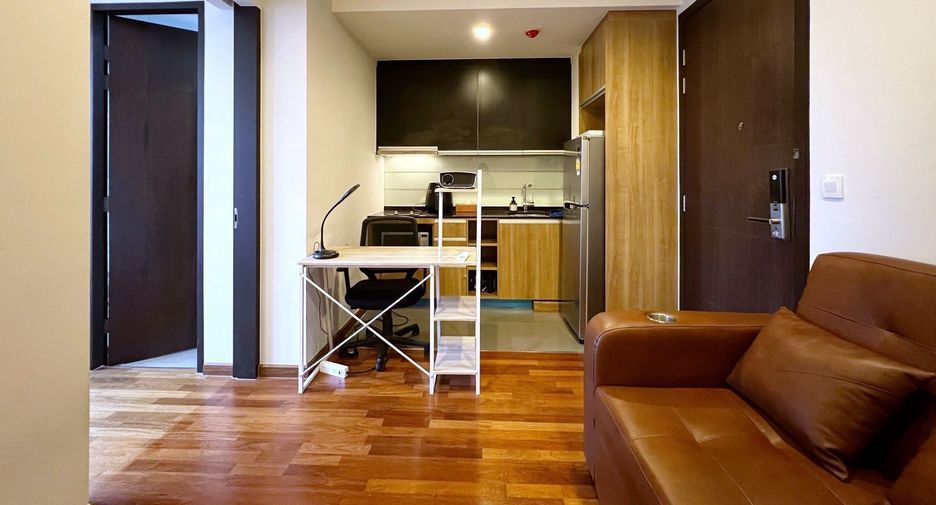 Wohnung zur Miete und zum Kauf mit 1 Zimmer in Pathum Wan, Bangkok