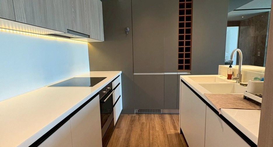 For rent 2 bedrooms condo in Sathon, Bangkok