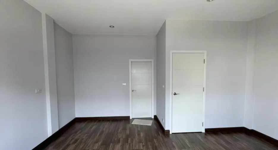 For rent 3 bedrooms townhouse in Sai Mai, Bangkok