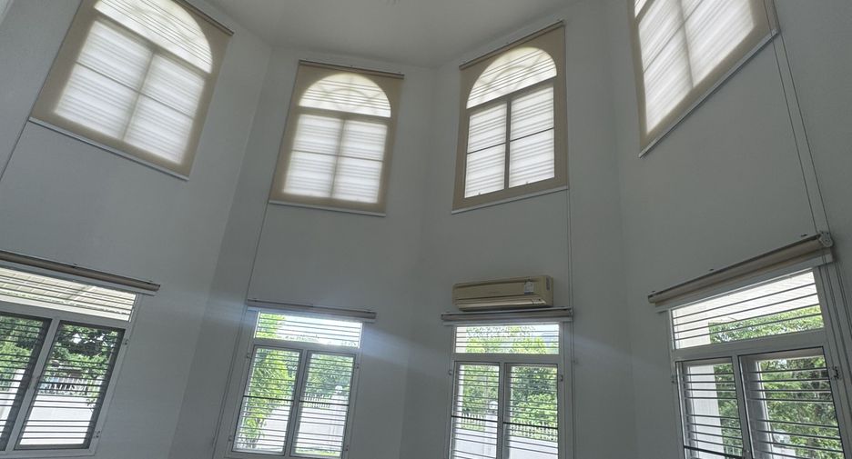 Haus zur Miete mit 4 Zimmer in Mueang Samut Prakan, Samut Prakan
