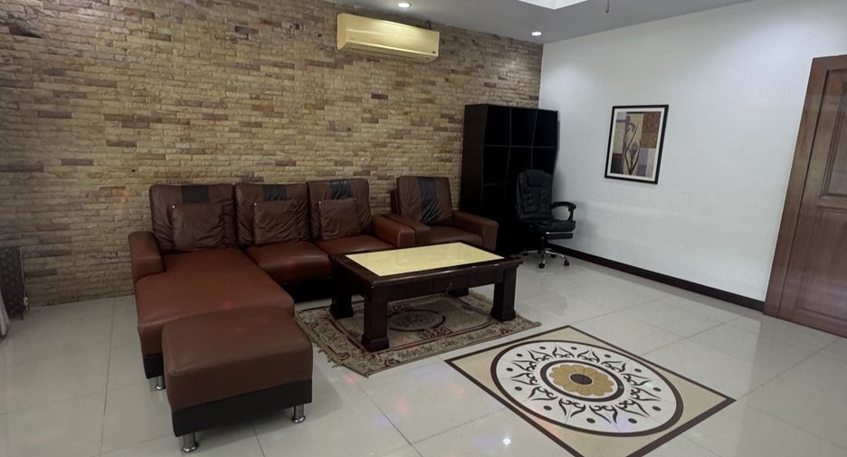 Haus zur Miete mit 4 Zimmer in Mueang Samut Prakan, Samut Prakan