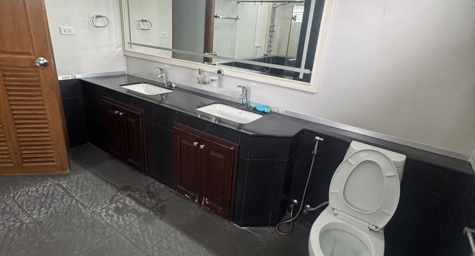 Haus zur Miete mit 4 Zimmer in Mueang Samut Prakan, Samut Prakan