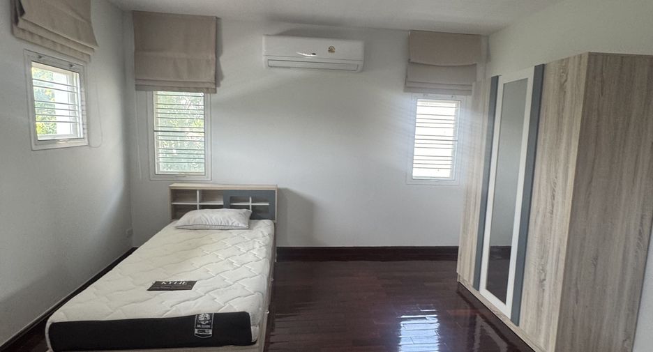 Haus zur Miete mit 4 Zimmer in Mueang Samut Prakan, Samut Prakan