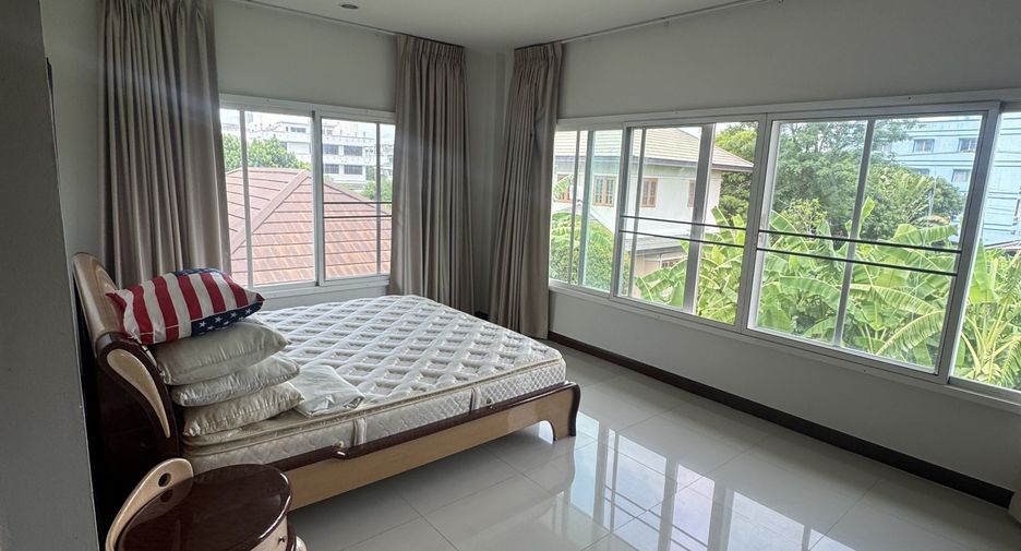 Haus zur Miete mit 4 Zimmer in Mueang Samut Prakan, Samut Prakan
