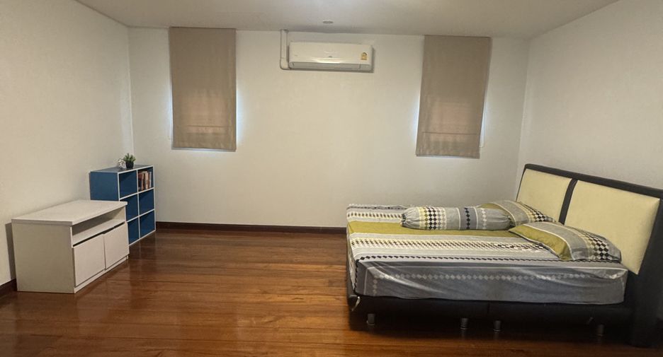 Haus zur Miete mit 4 Zimmer in Mueang Samut Prakan, Samut Prakan