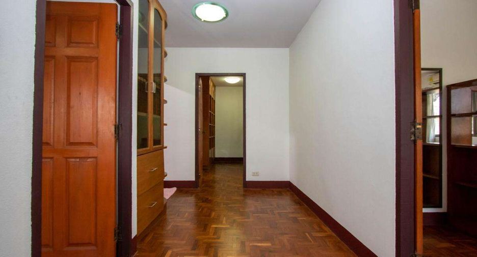 出租 4 卧室 独立屋 在 Mueang Chiang Mai, Chiang Mai