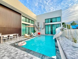 For sale 4 bedrooms villa in Jomtien, Pattaya