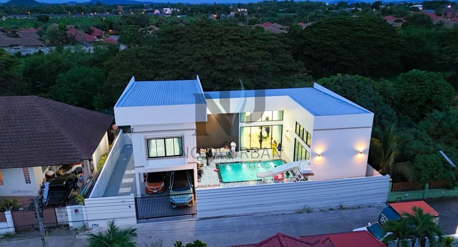 For sale 4 bedrooms villa in Jomtien, Pattaya