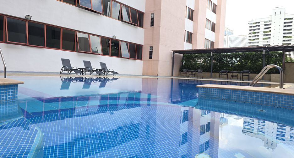 For sale 2 ベッドルーム condo in Yan Nawa, Bangkok