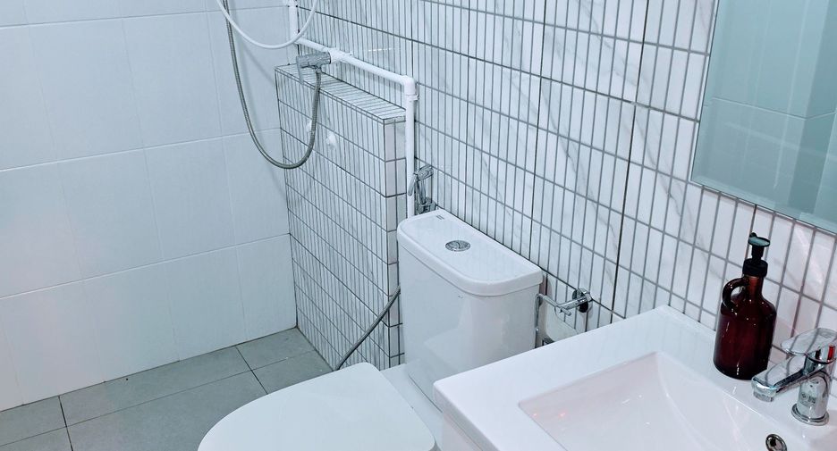 For sale 2 ベッドルーム condo in Yan Nawa, Bangkok