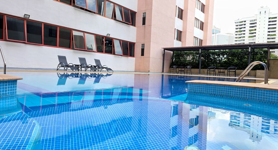 For sale 2 ベッドルーム condo in Yan Nawa, Bangkok
