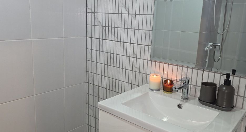 For sale 2 ベッドルーム condo in Yan Nawa, Bangkok