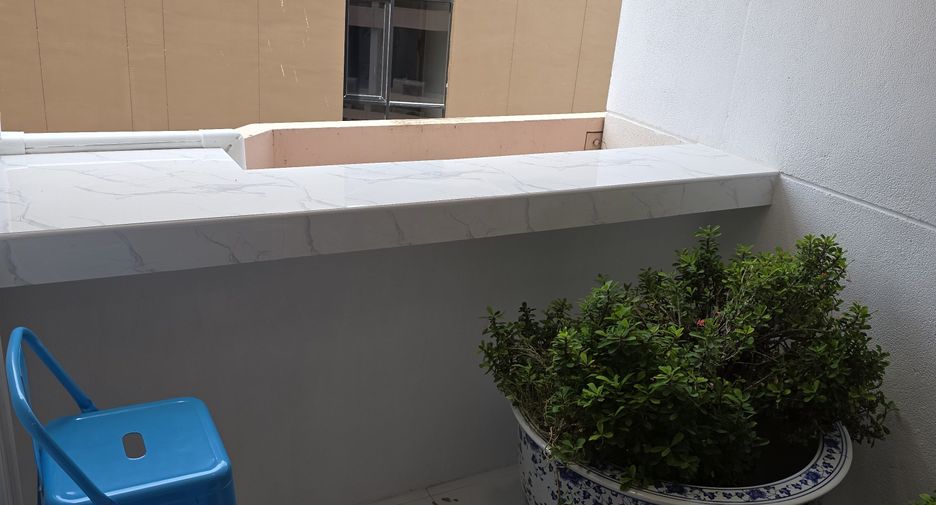 For sale 2 ベッドルーム condo in Yan Nawa, Bangkok